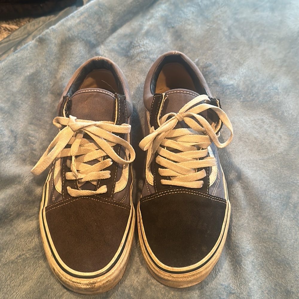 Vans - Picture 2 of 4